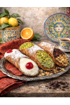 cannoli_siciliani_su_piatto_elegante