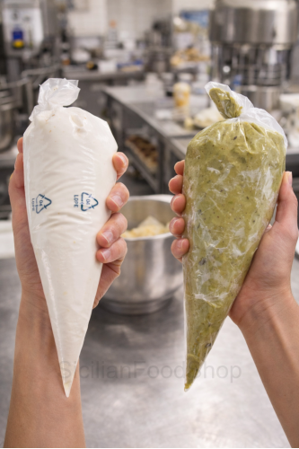 mani_e_sac__poche_di_ricotta_di_pecora_in_cucina